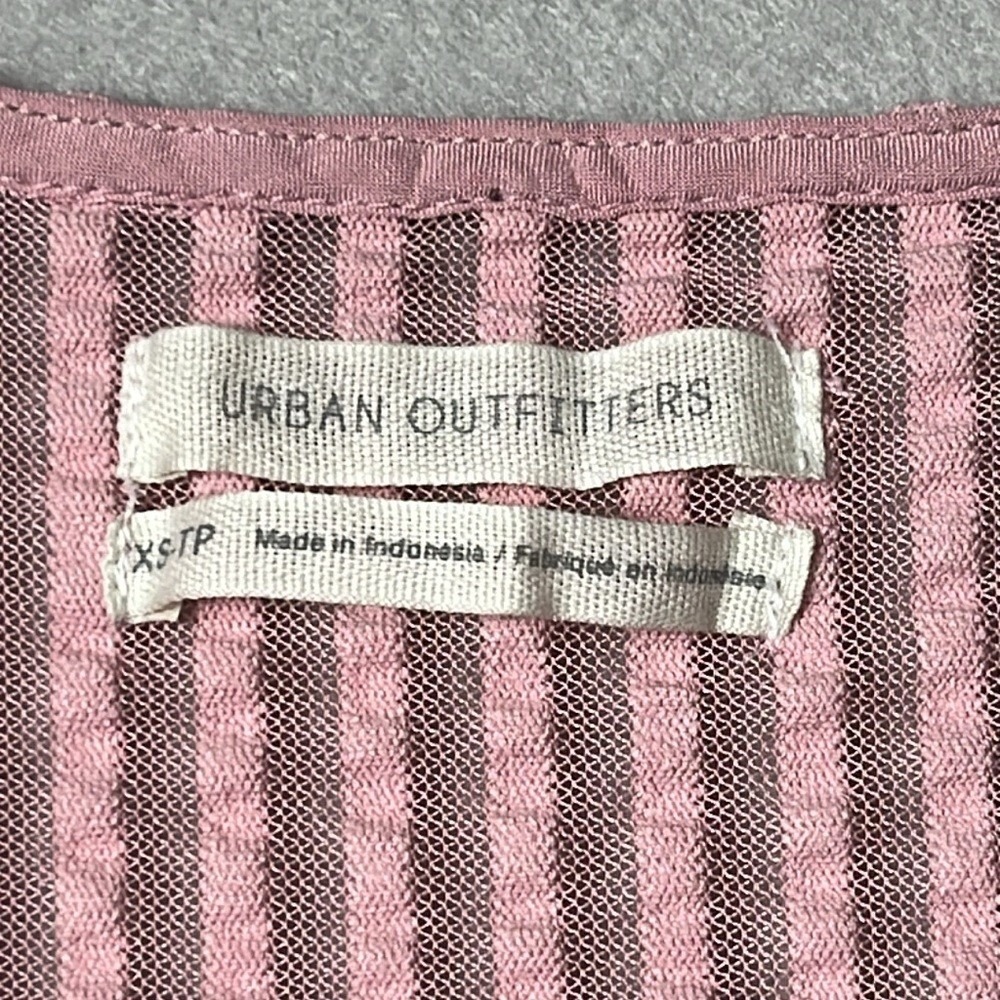 Urban Outfitters Cropped Top Short Sleeve Sheer Puff Sleeve Pink Size XS - Picture 3 of 6